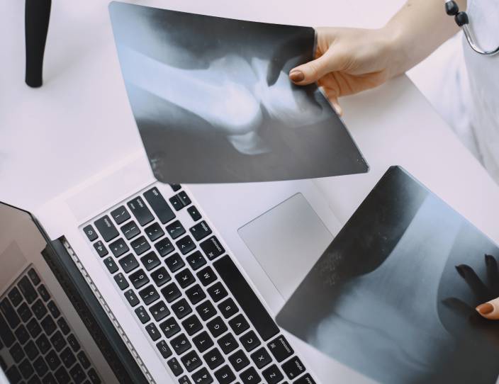 Precio de estudio de Ortopedista Traumatólogo en Cirugía Articular